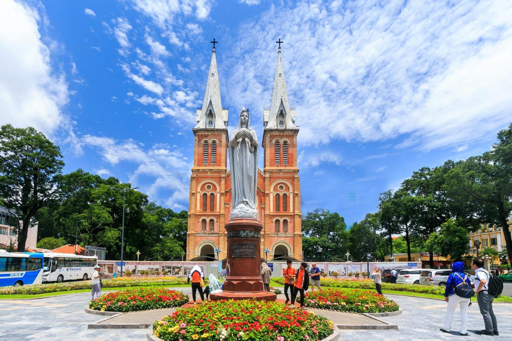 Galaxy Boutique Sai Gon Central Hotel Ho Chi Minh City Bagian luar foto